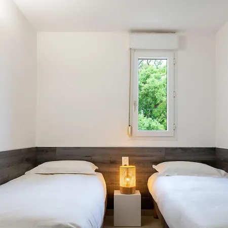 Mb4 Piscine By Interhome Lejlighed