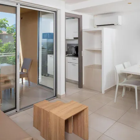 Mb4 Piscine By Interhome Lejlighed