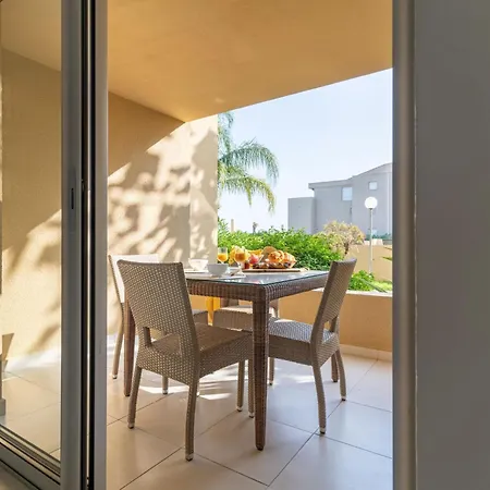 Mb4 Piscine By Interhome