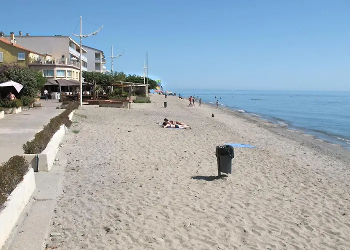 Mb4 Piscine By Interhome