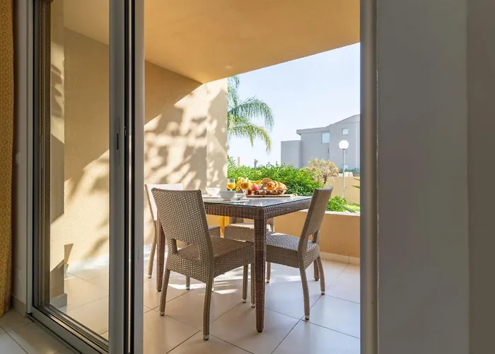 Mb4 Piscine By Interhome